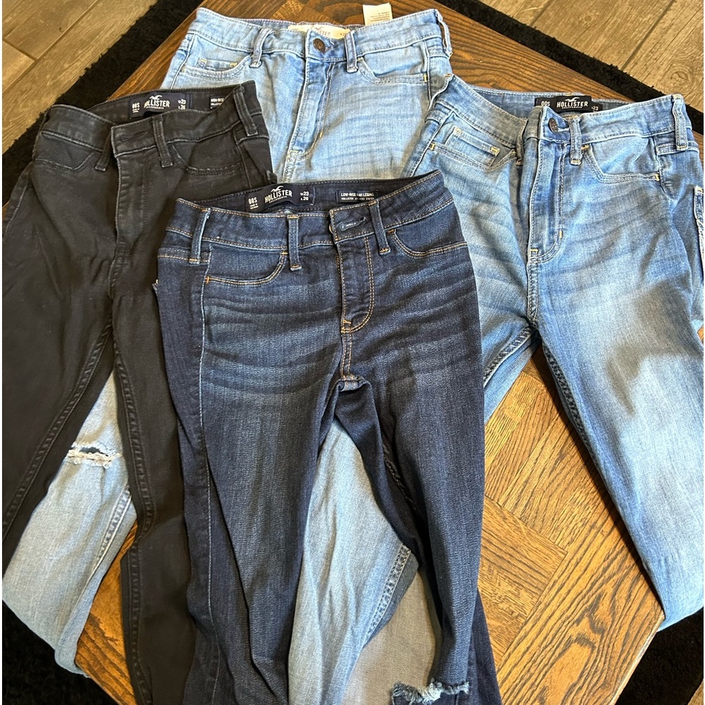 4pairs of Hollister jeans size 0